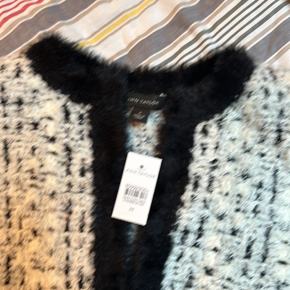 Ann Taylor NWT cardigan and blouse medium - Picture 2 of 5